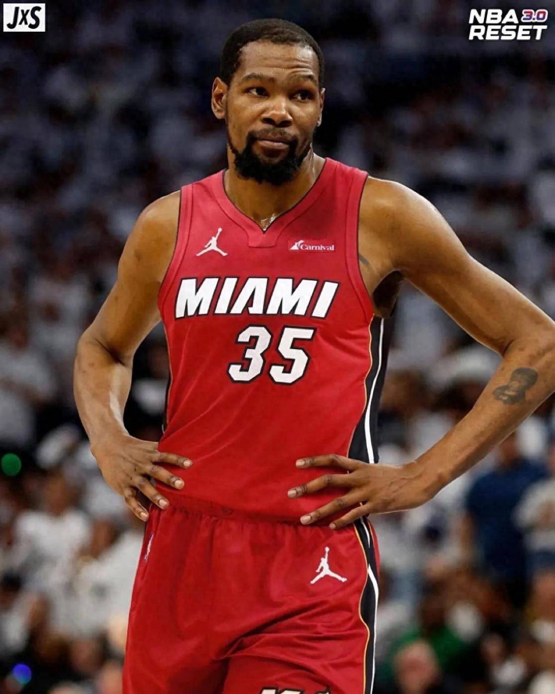 杜兰特在热火比赛中战术调整，出色防守引发热议！赢得满堂喝彩